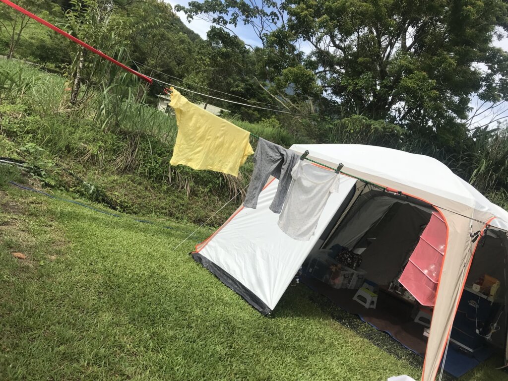 帳篷外曬衣