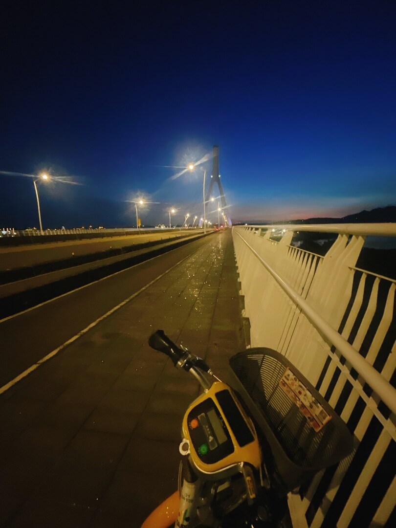 基隆河河濱自行車道連接左右岸 ─ 社子大橋上